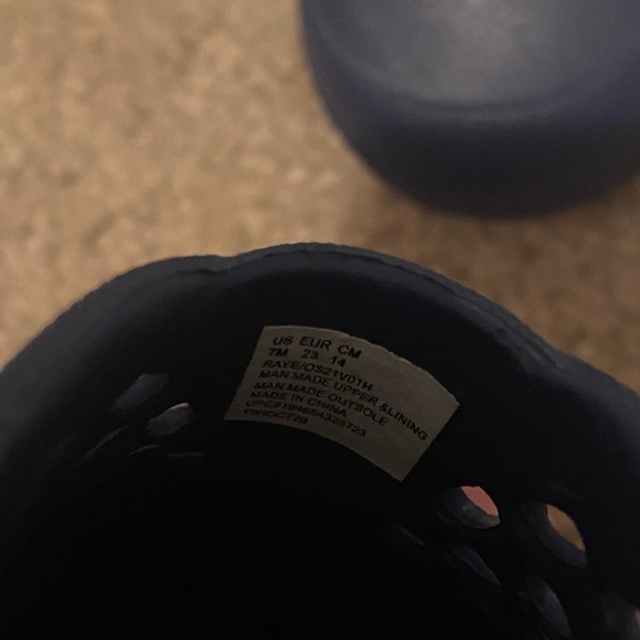 OshKosh B’gosh Kids Navy Water Shoes | Boys/Girls Swim Beach Shoes | Size 7 - Picture 2 of 2